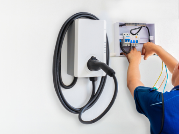 Cargador para vehículos eléctricos instalado